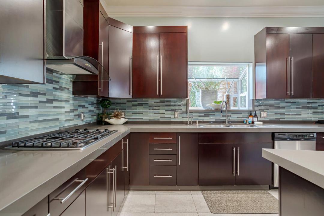 Photo of Kitchen in Valley Glen