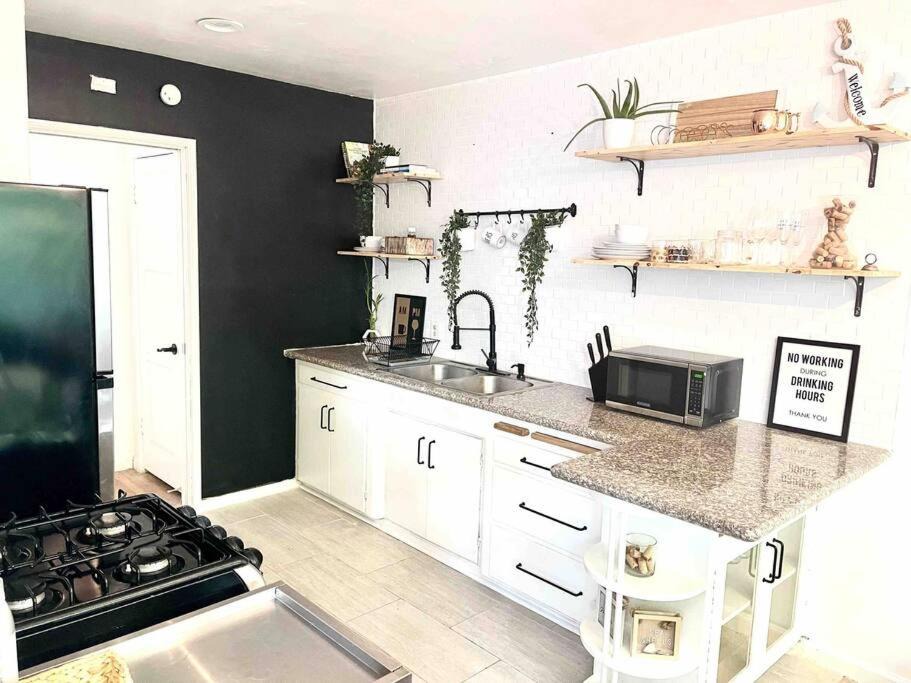 Photo of Kitchen in Alamitos Beach
