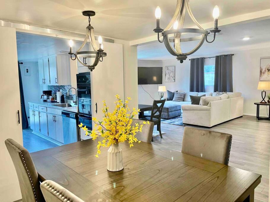 Photo of Livingroom in Glendora