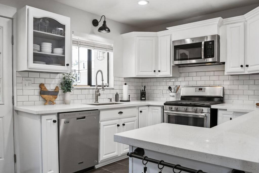 Photo of Kitchen in Newhall
