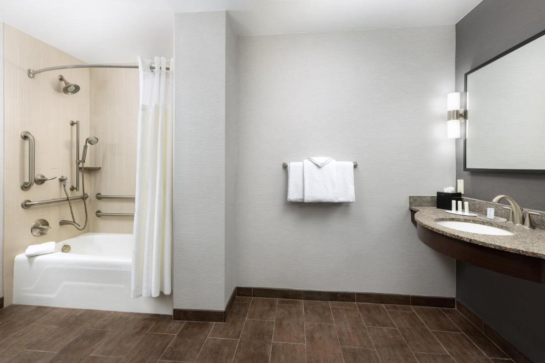 Photo of Bathroom in Woodland Hills