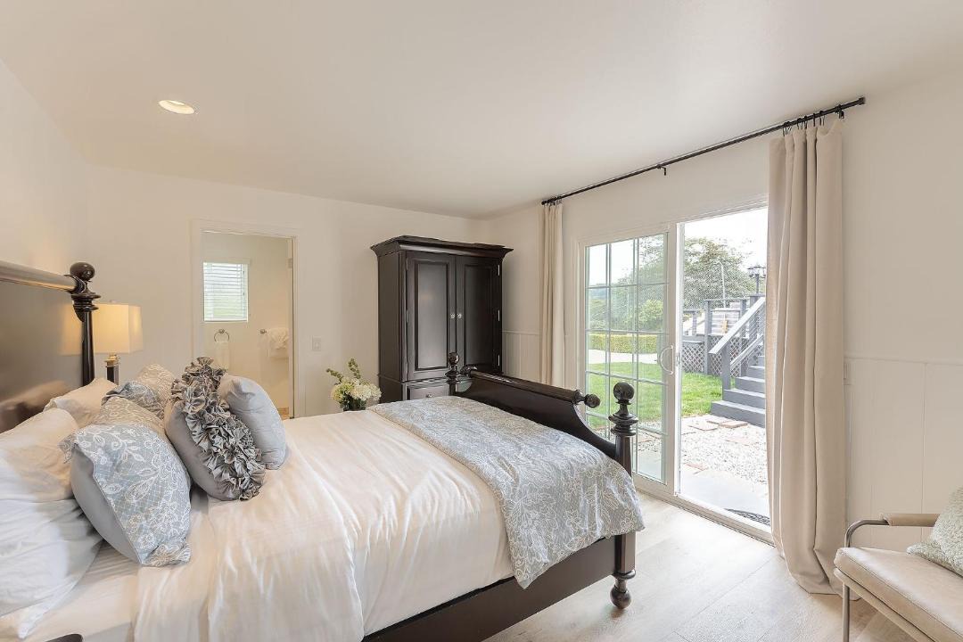 Photo of Bedroom in Del Rey Oaks