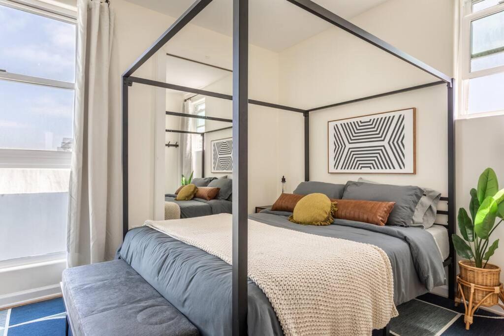 Photo of Bedroom in Hermosa Beach