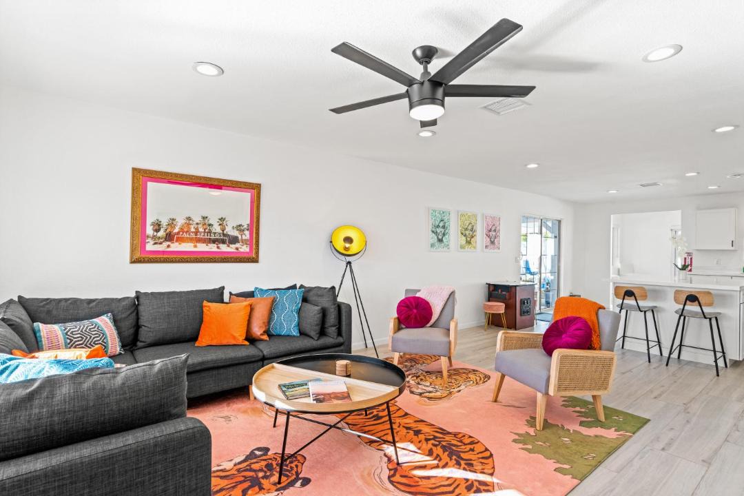 Photo of Livingroom in Desert Park Estates