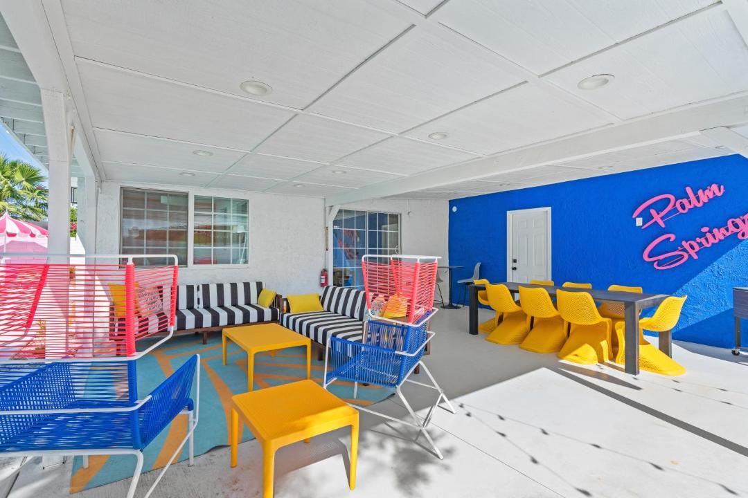 Photo of Livingroom in Desert Park Estates