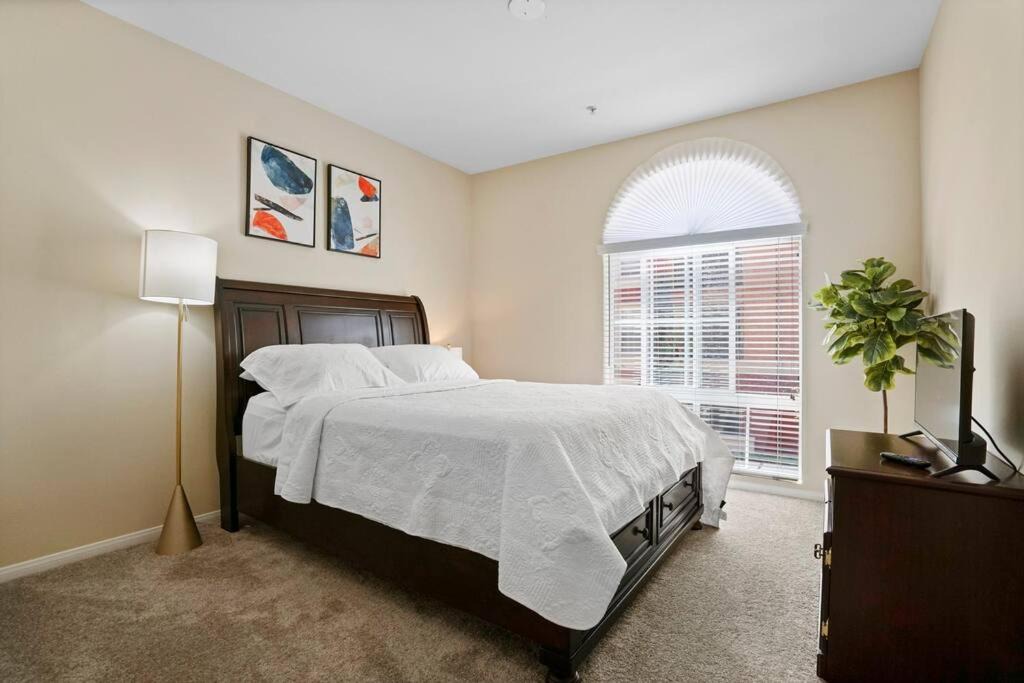 Photo of Bedroom in Orange