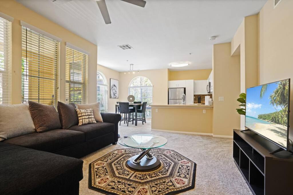 Photo of Livingroom in Orange