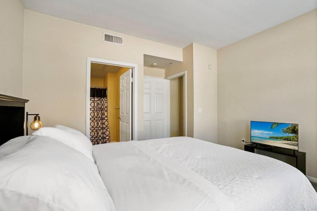 Photo of Bedroom in Orange