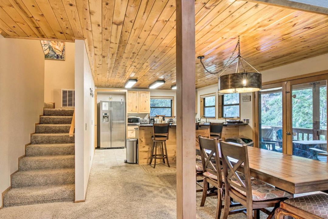 Photo of Livingroom in Pine Mountain Club
