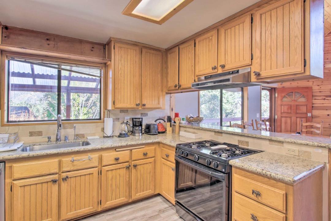 Photo of Kitchen in Pine Mountain Club