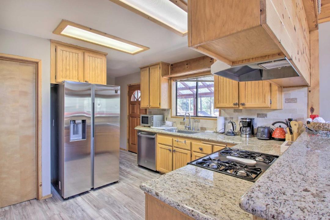 Photo of Kitchen in Pine Mountain Club