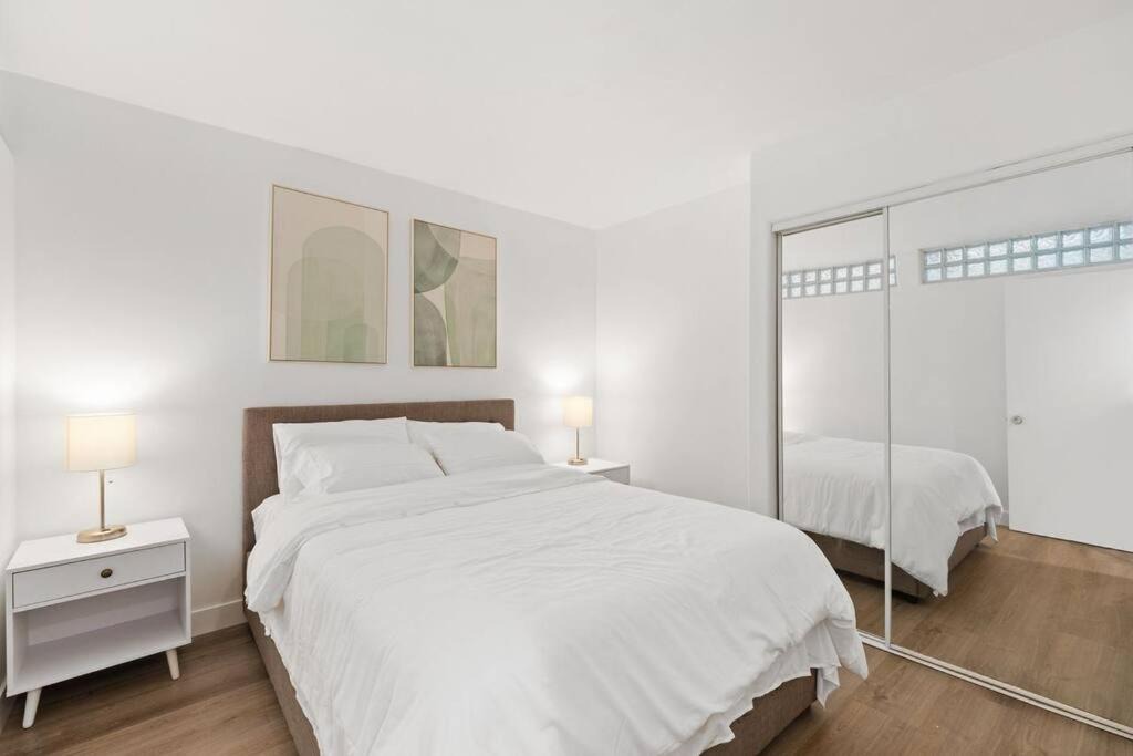 Photo of Bedroom in Eastern Malibu