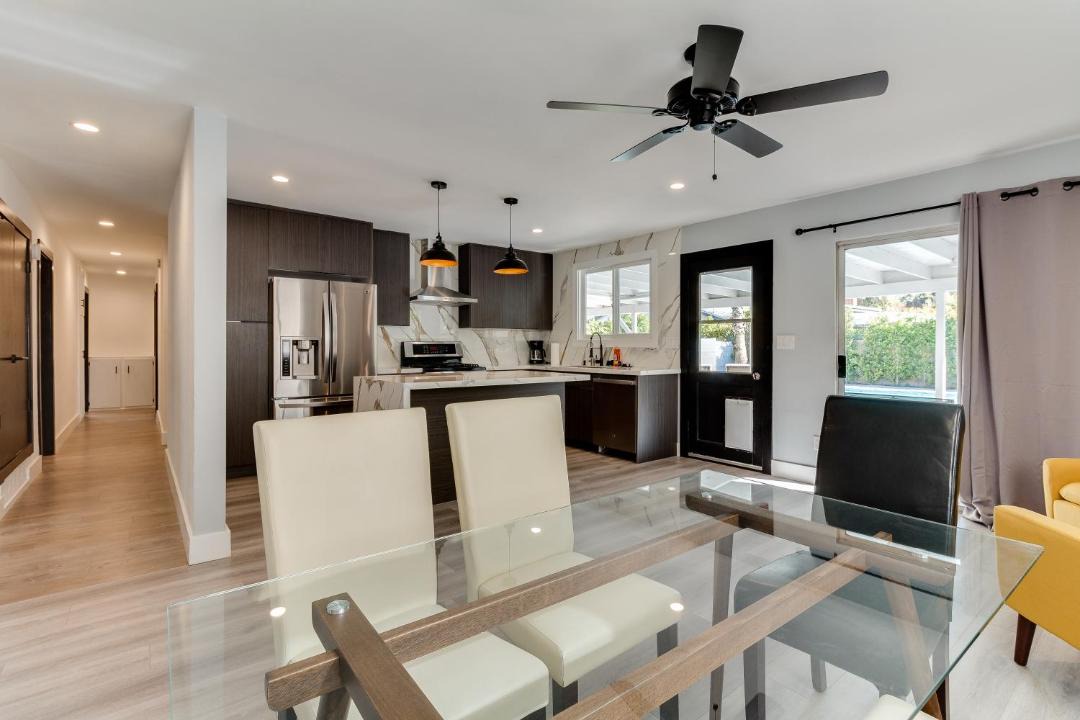 Photo of Livingroom in West Hills