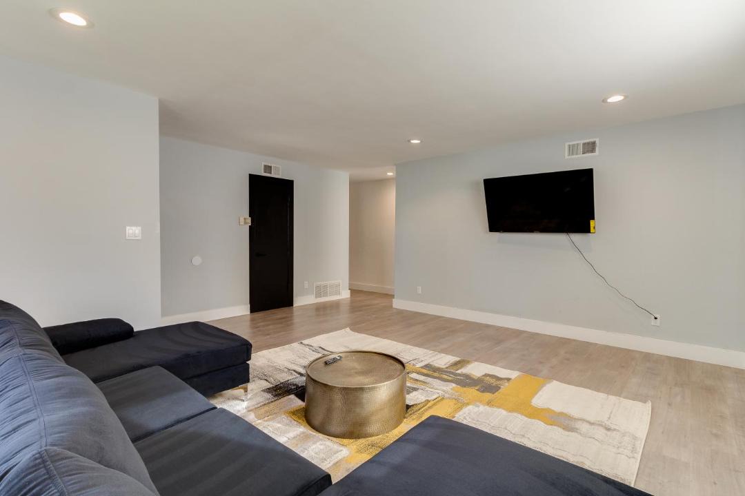 Photo of Livingroom in West Hills