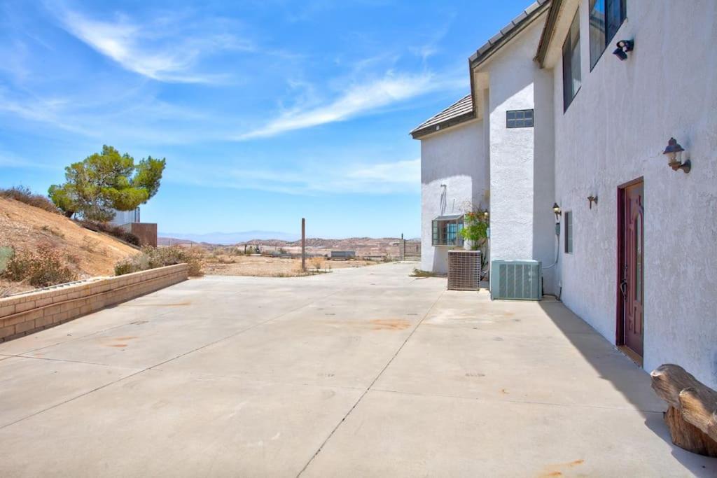 Photo of Buildings in Agua Dulce