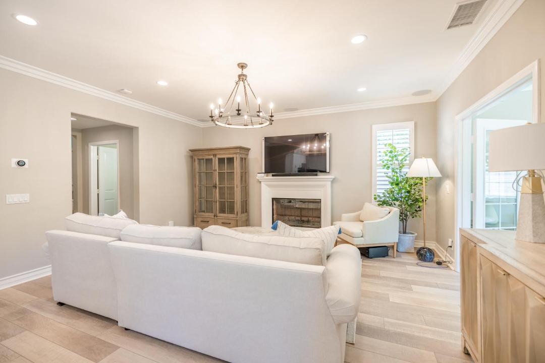 Photo of Livingroom in Woodbury