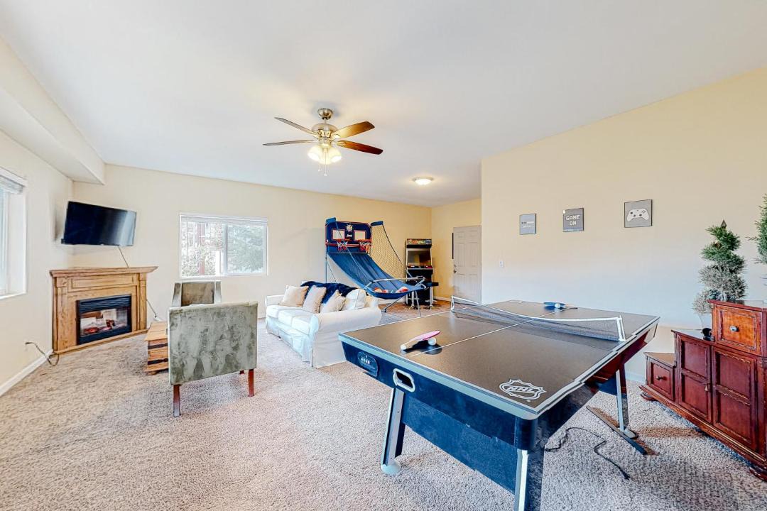 Photo of Livingroom in Lake Arrowhead