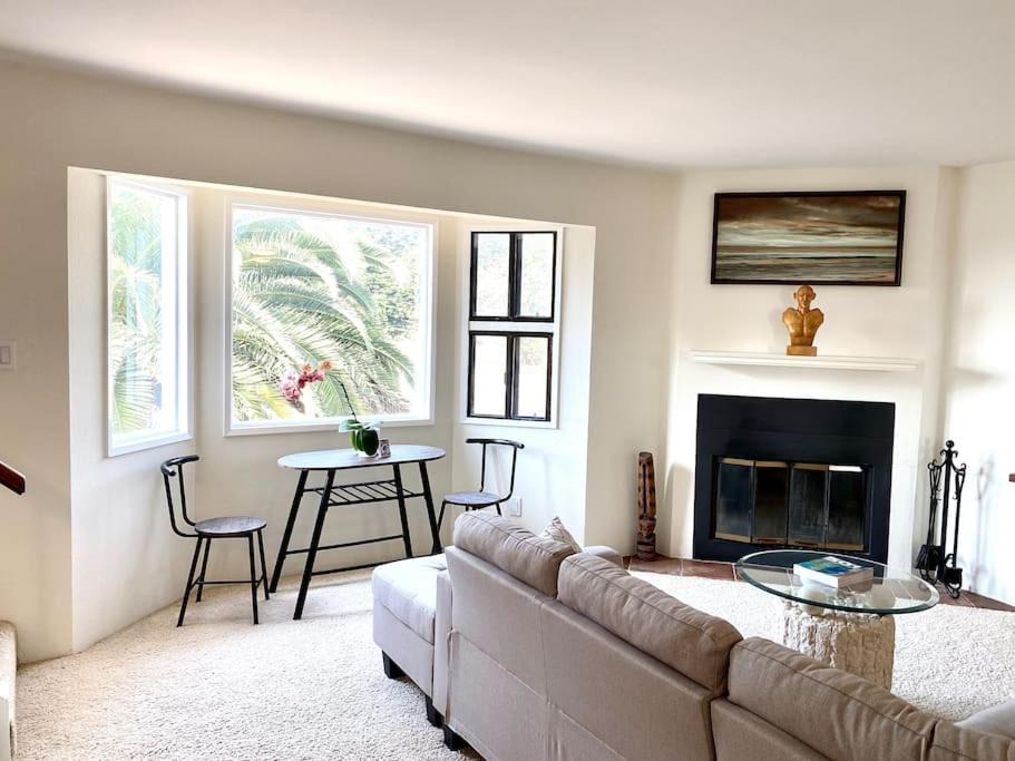 Photo of Livingroom in Carpinteria