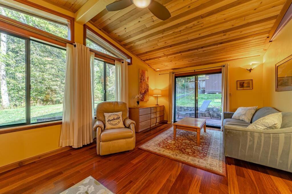 Photo of Livingroom in Carlotta