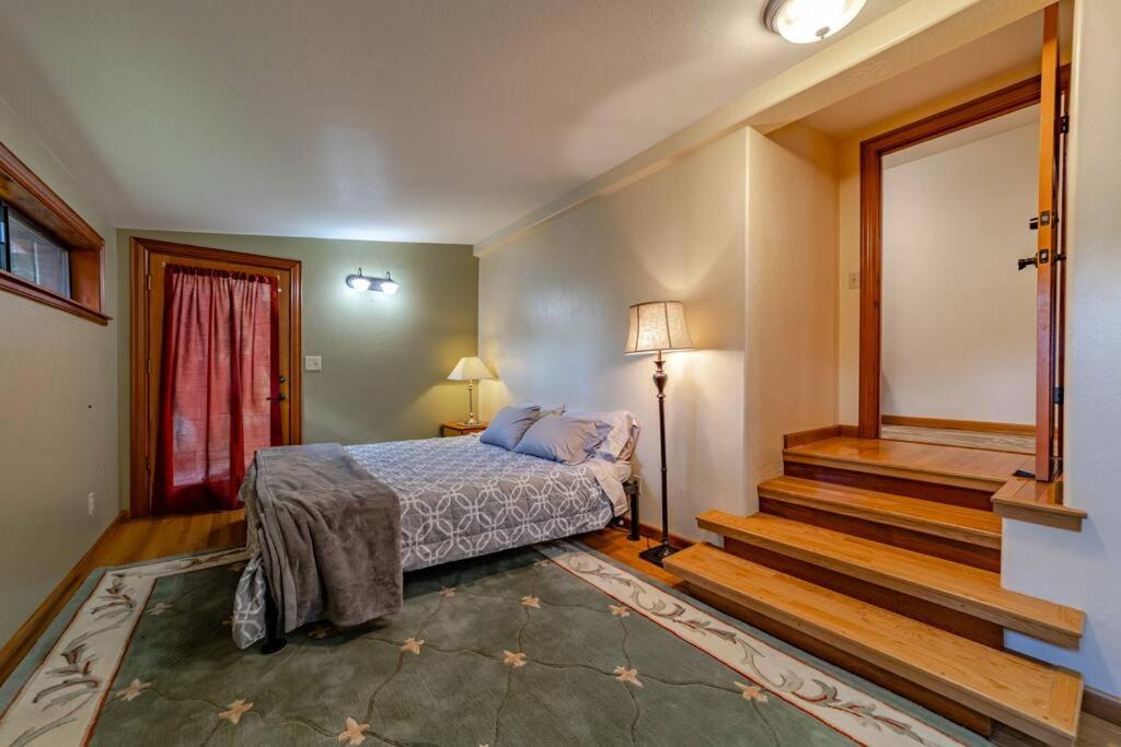 Photo of Bedroom in Carlotta