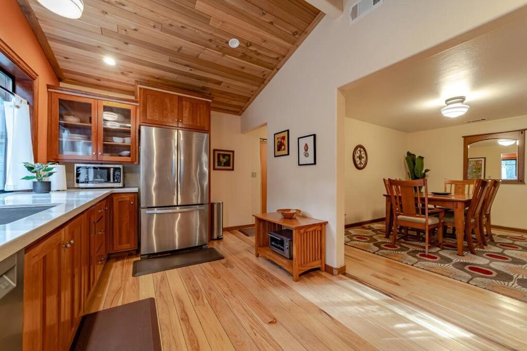 Photo of Livingroom in Carlotta