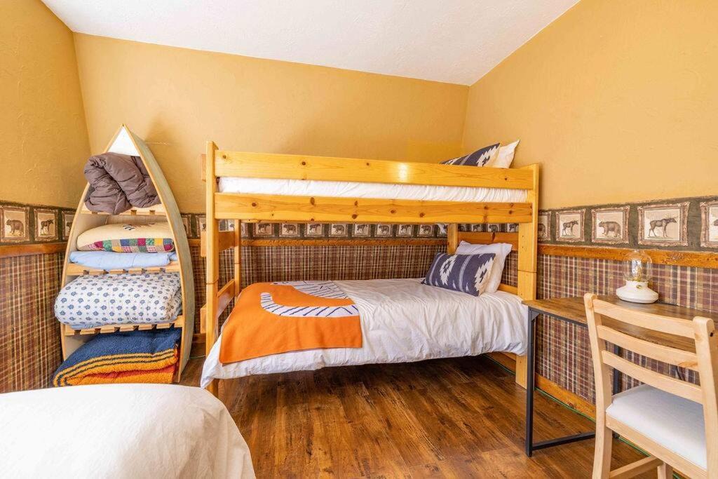 Photo of Bedroom in Moonridge