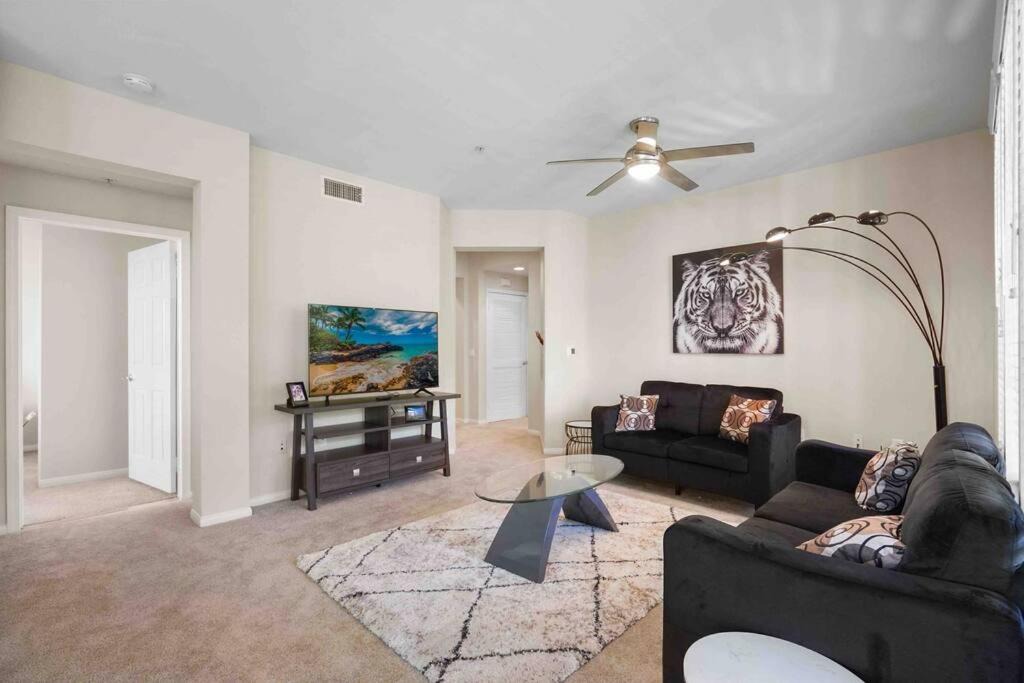 Photo of Livingroom in Orange