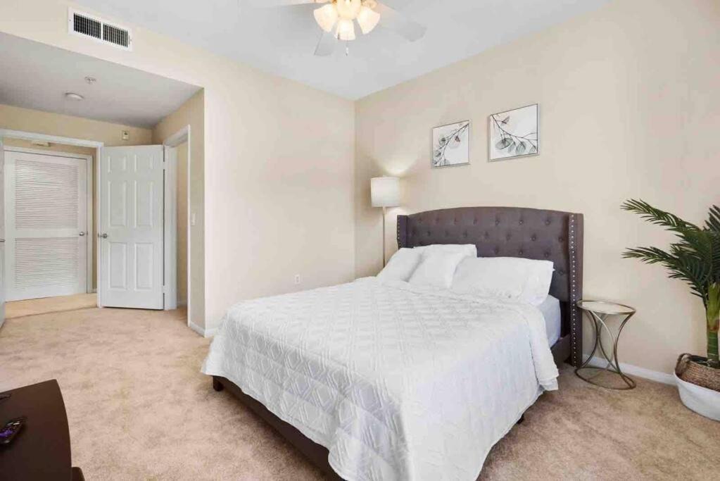 Photo of Bedroom in Orange