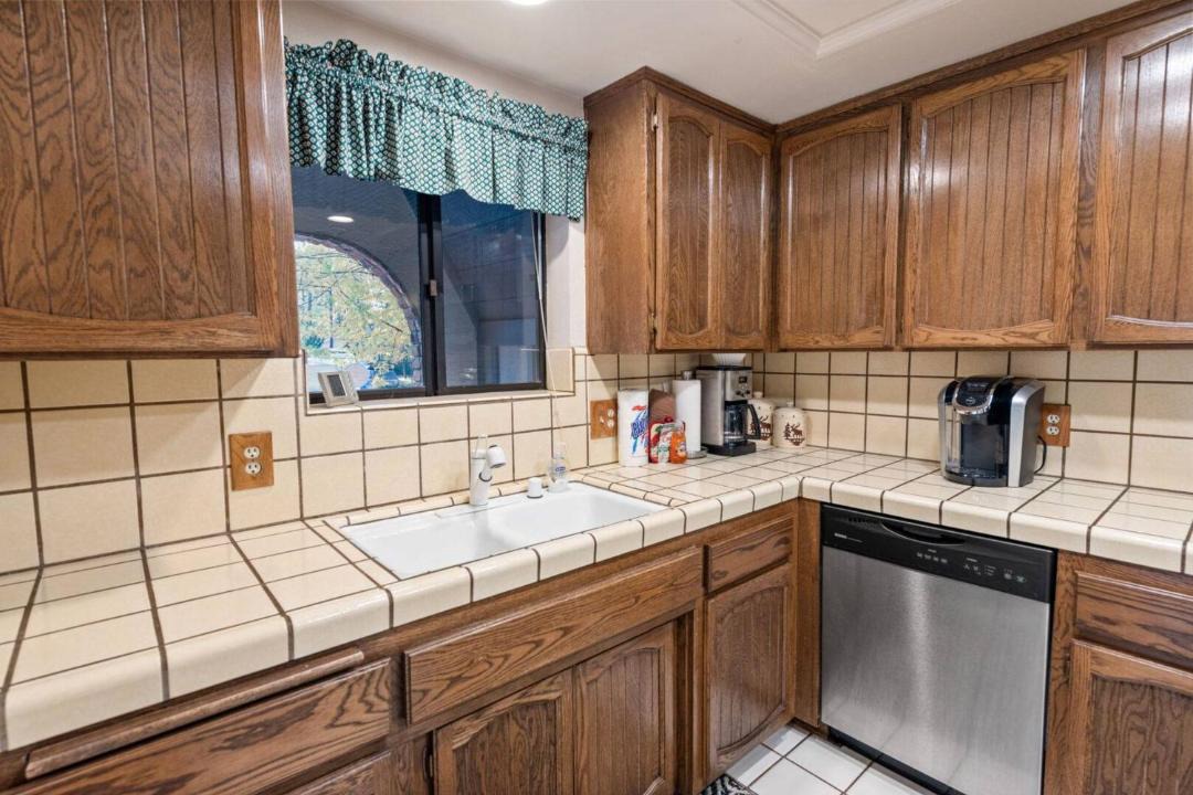 Photo of Kitchen in Summit Estates