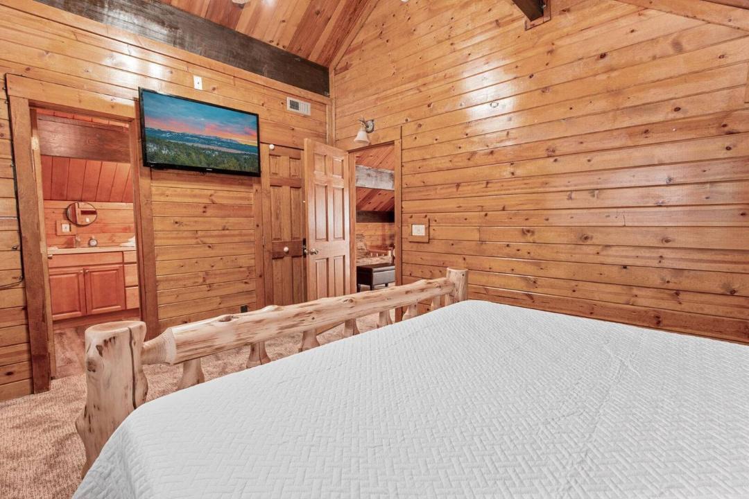 Photo of Bedroom in Summit Estates