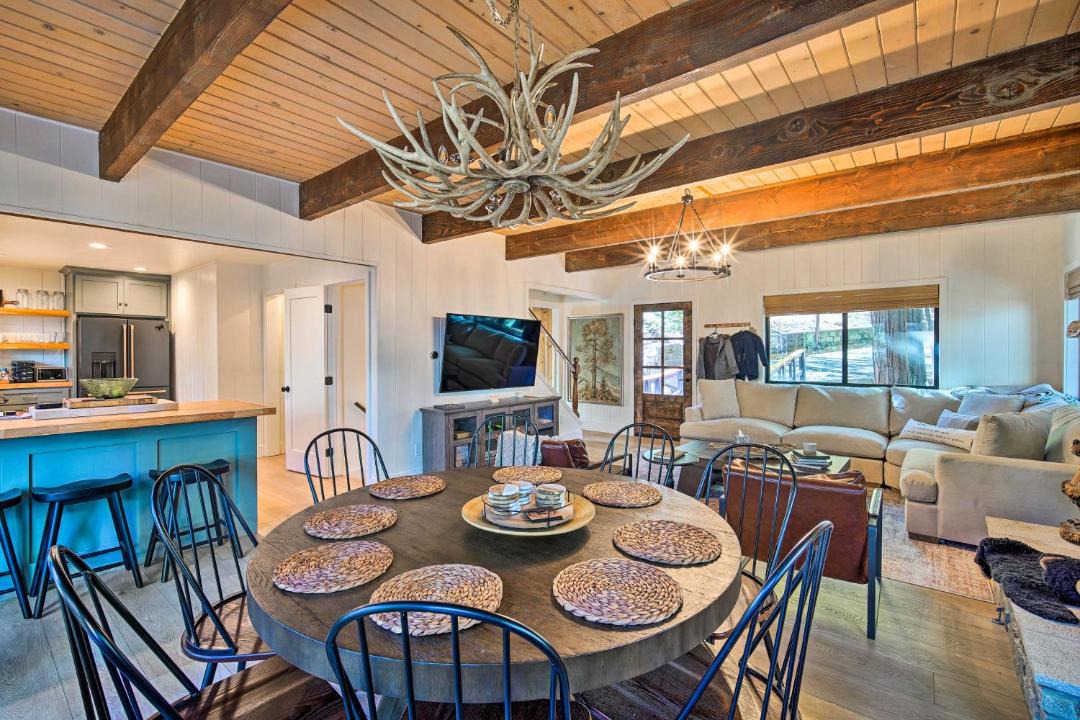Photo of Livingroom in Cedar Glen