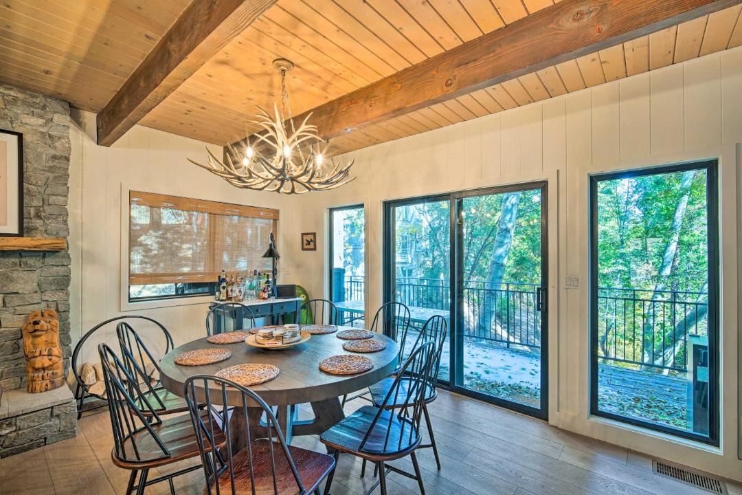 Photo of Livingroom in Cedar Glen