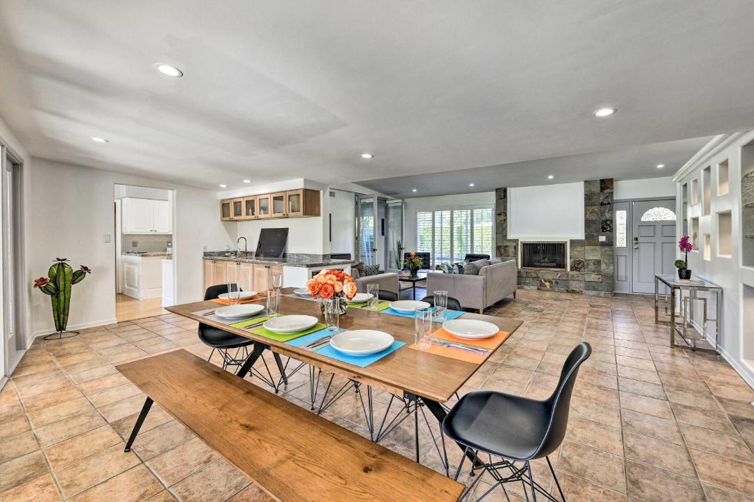 Photo of Livingroom in Deep Well Ranch