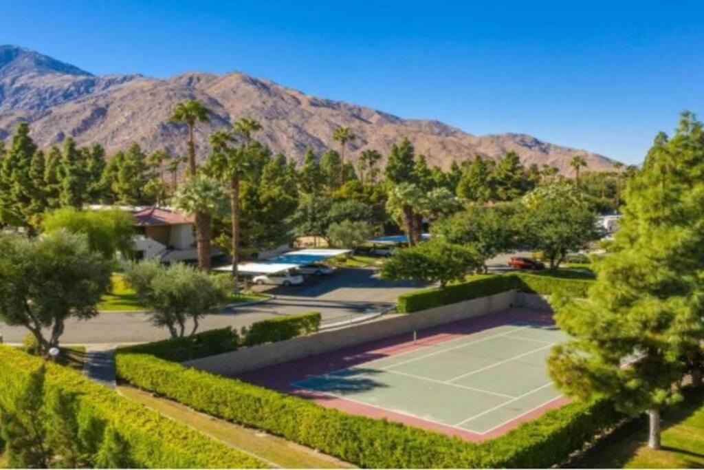 Photo of Others in Racquet Club West