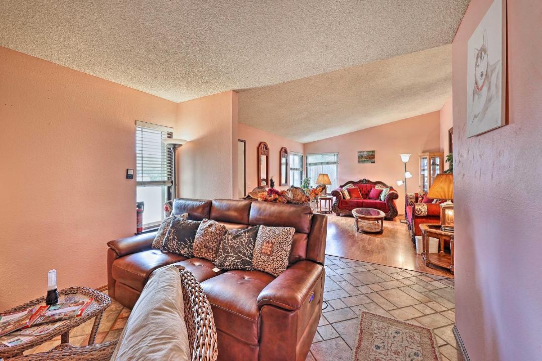 Photo of Livingroom in Ontario