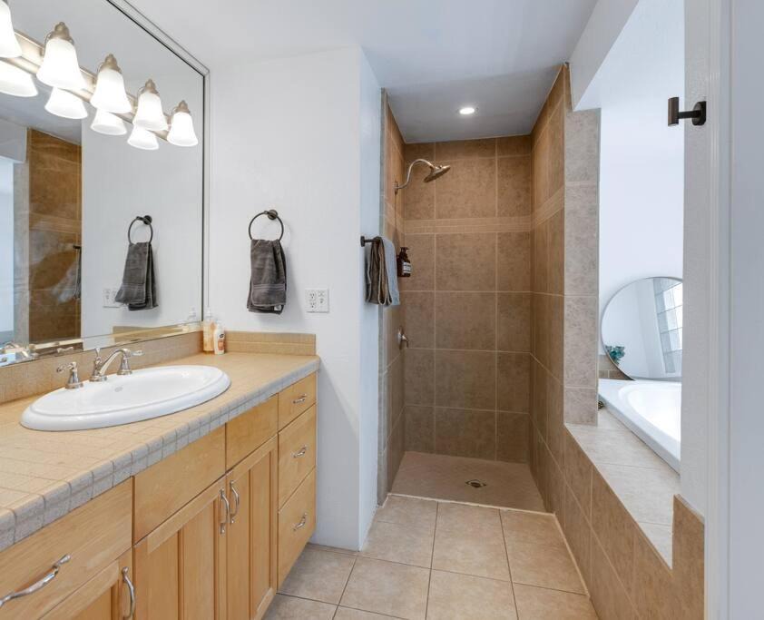 Photo of Bathroom in Racquet Club West