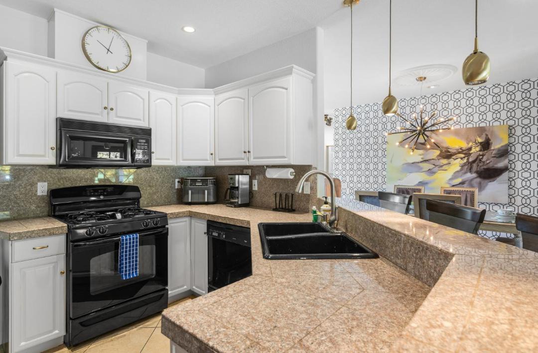 Photo of Kitchen in Racquet Club West