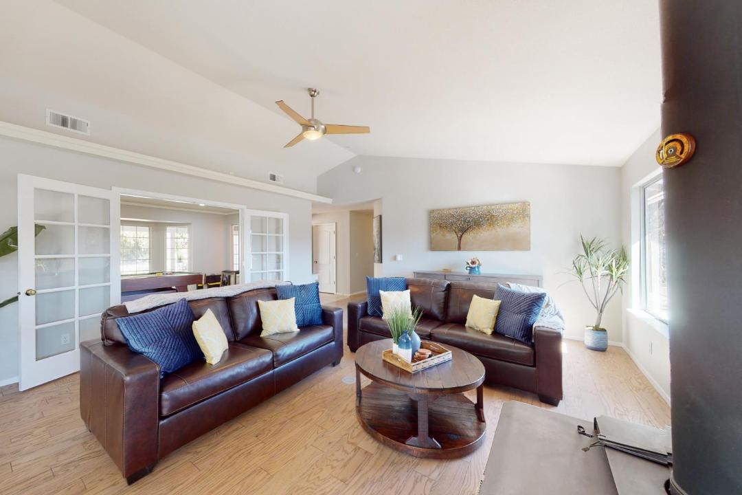 Photo of Livingroom in Oakhurst