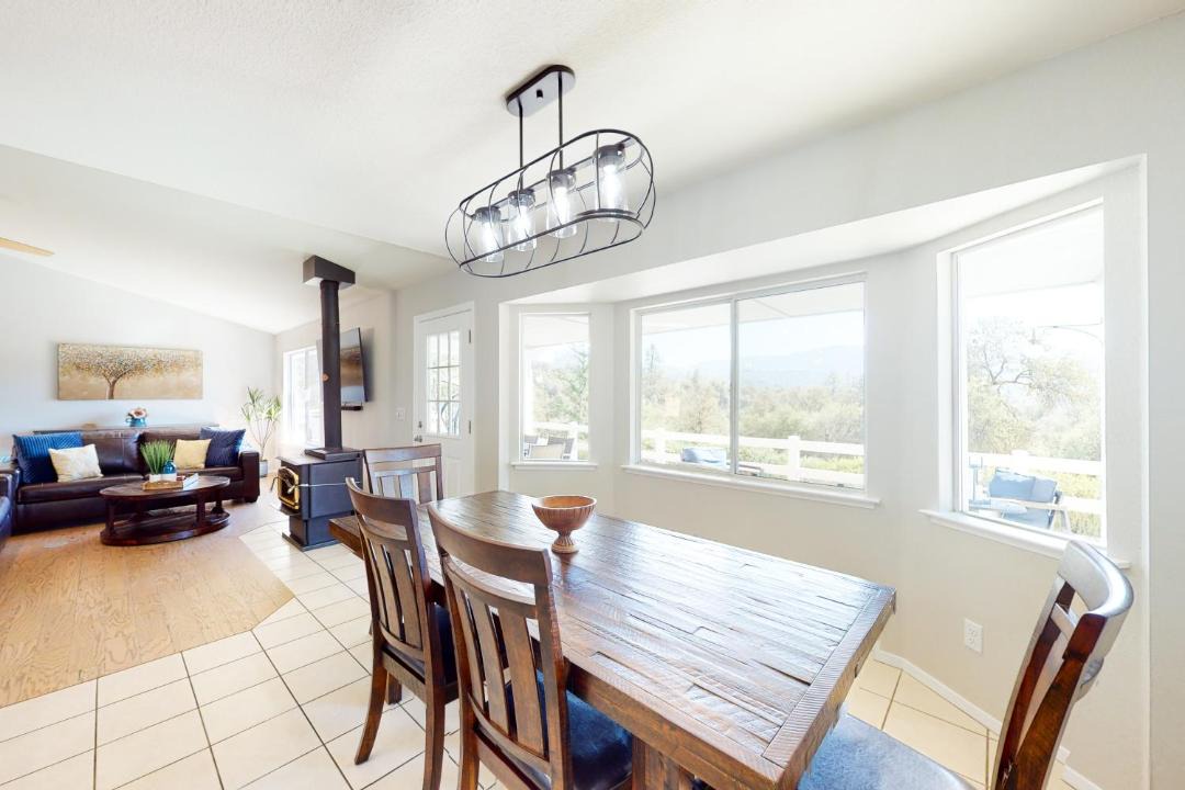 Photo of Livingroom in Oakhurst