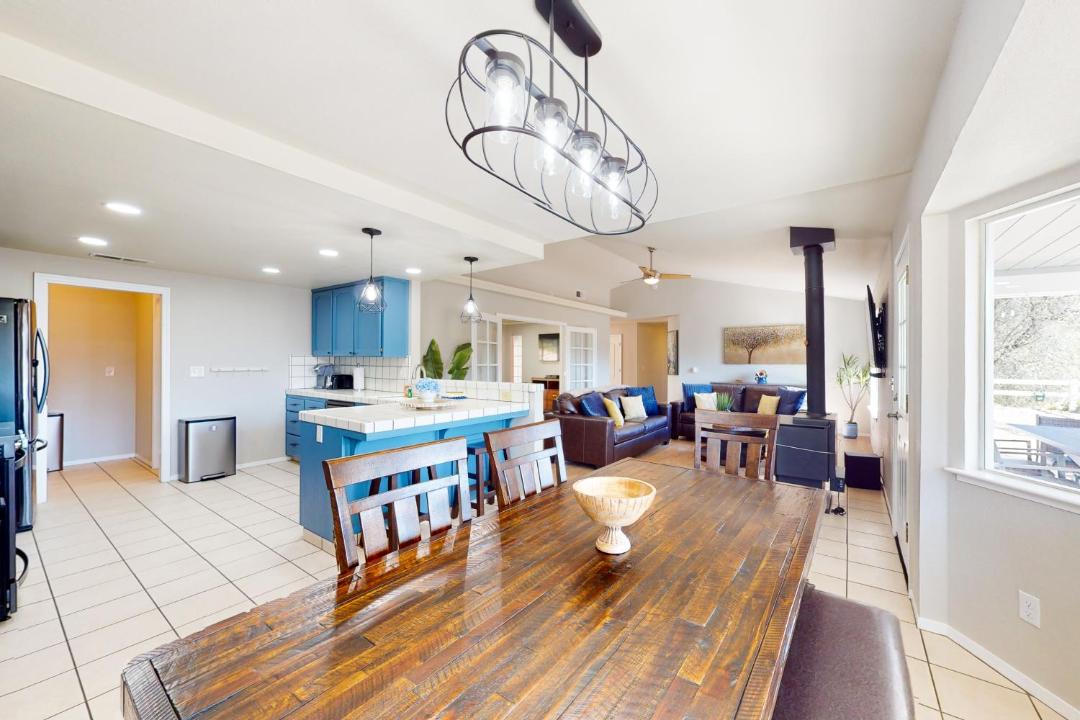 Photo of Livingroom in Oakhurst