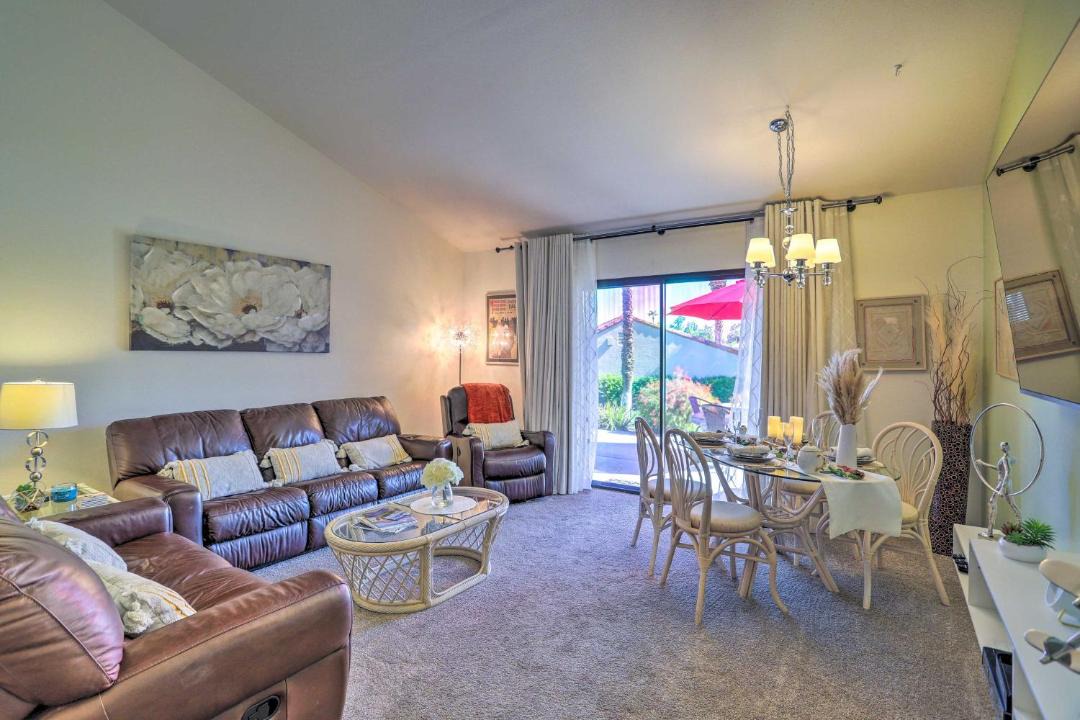 Photo of Livingroom in Palm Desert