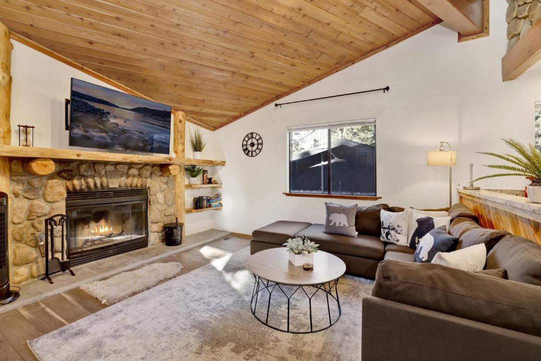 Photo of Livingroom in Big Bear City