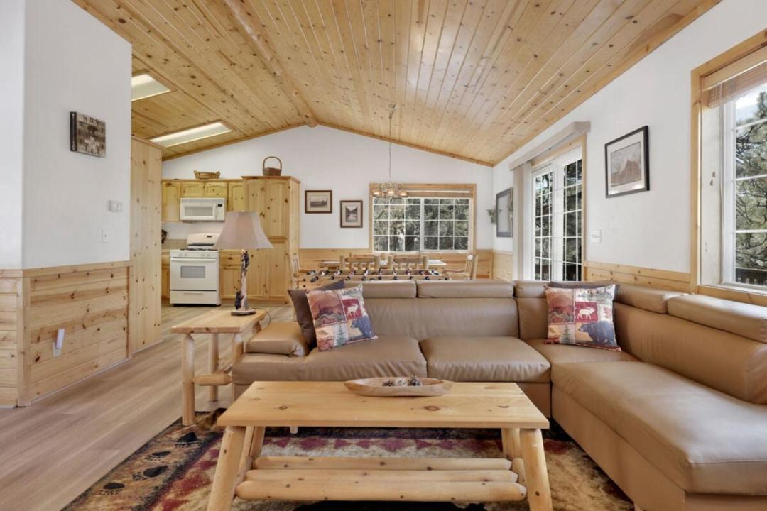 Photo of Livingroom in Whispering Forest
