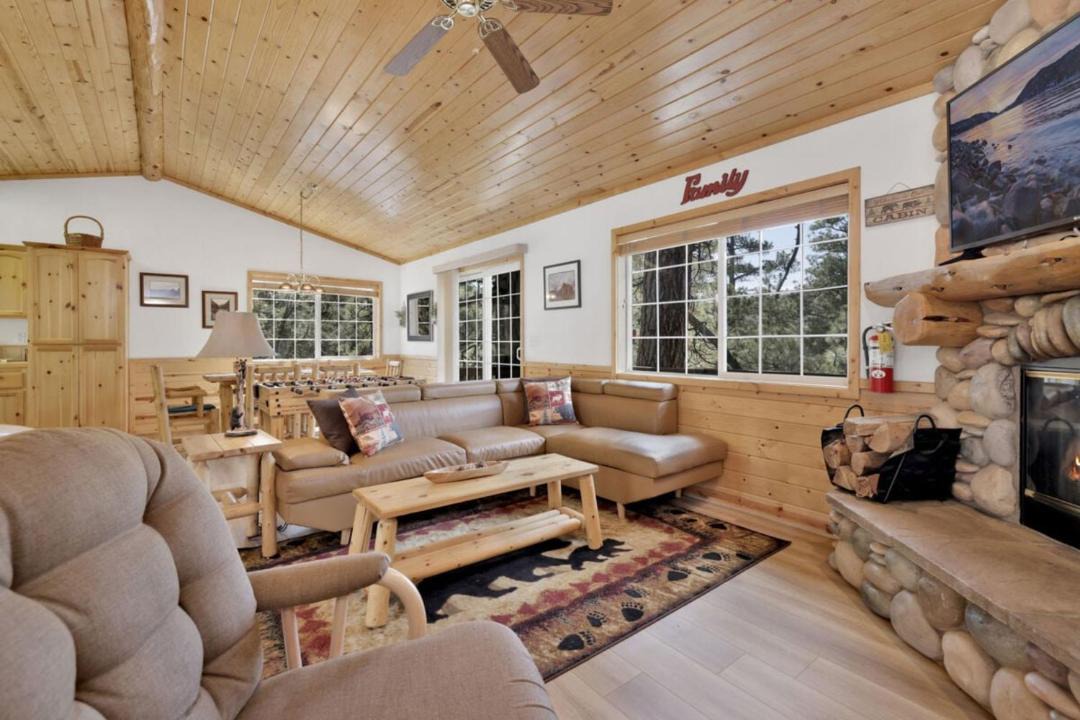 Photo of Livingroom in Whispering Forest