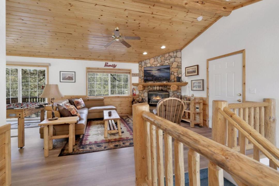 Photo of Livingroom in Whispering Forest