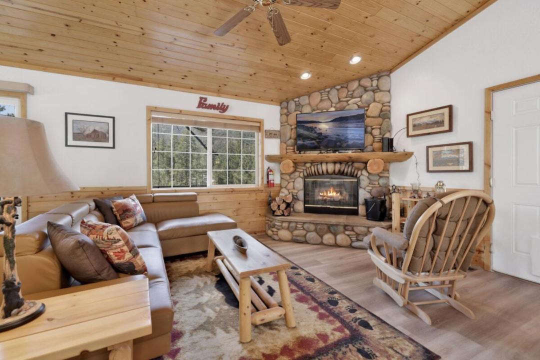 Photo of Livingroom in Whispering Forest