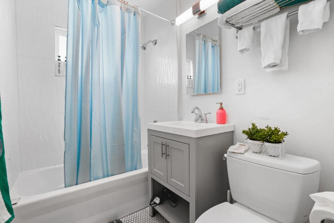 Photo of Bathroom in Pierpont Bay