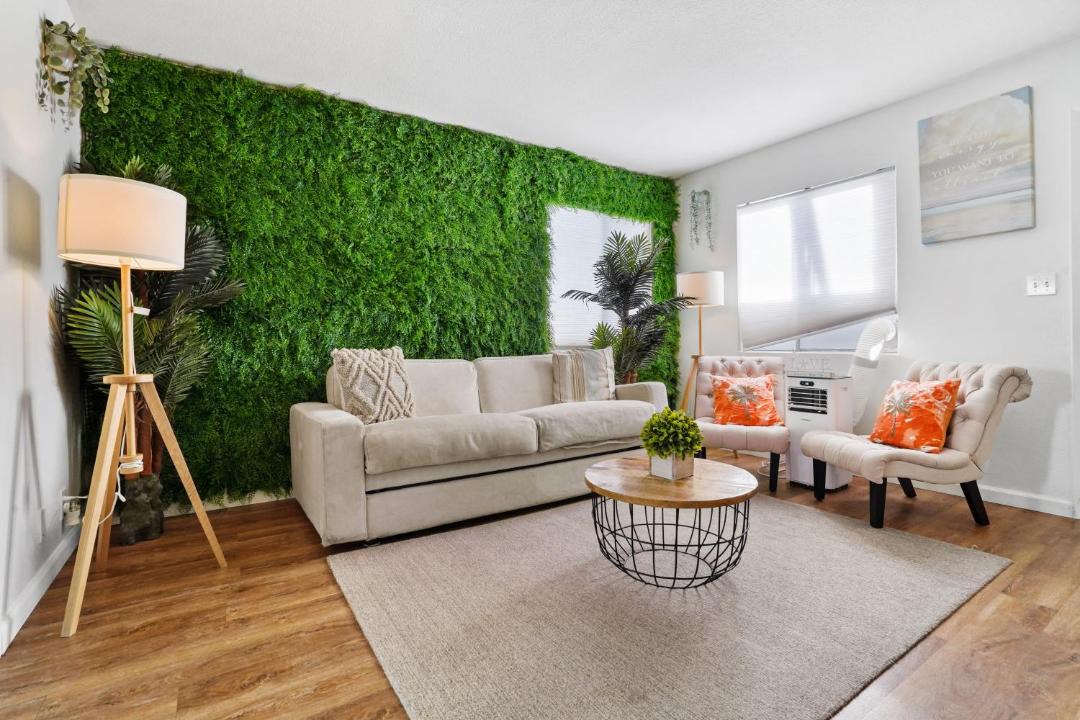 Photo of Livingroom in Pierpont Bay