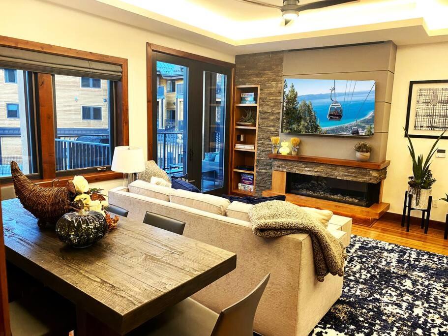 Photo of Livingroom in Lakeside Park