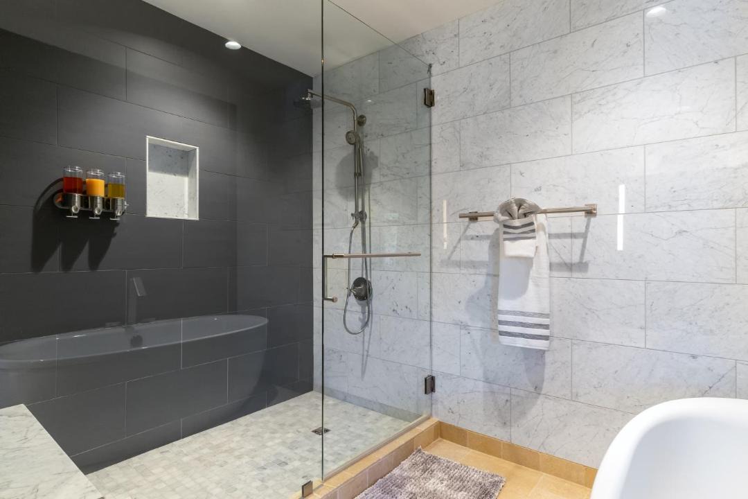 Photo of Bathroom in Lakeside Park